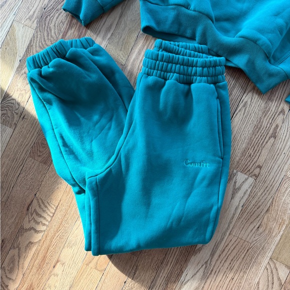 Comfrt Teal Jogger Set (Sweatshirt & Sweatpants) - Picture 3 of 5